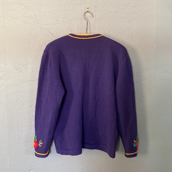 Vtg Purple Floral Embroidered 100% Wool Cardigan Sweater Grannycore Spring - Picture 8 of 8
